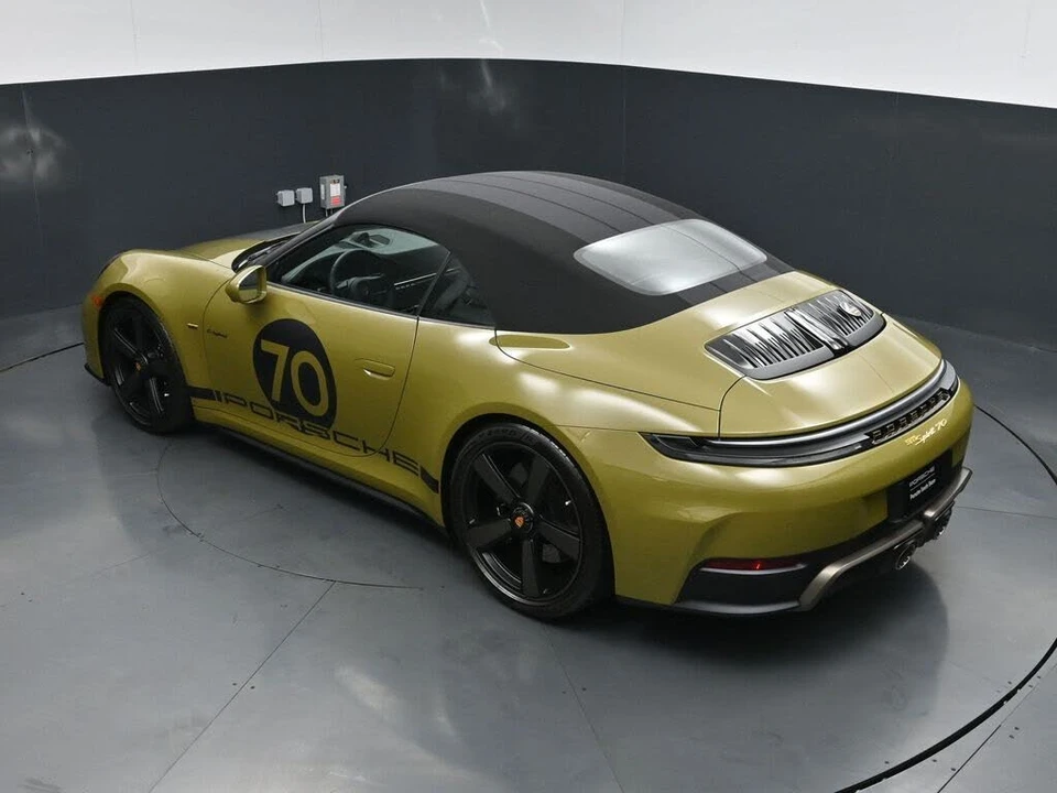 2026 Porsche 911 - Image 22 of 31