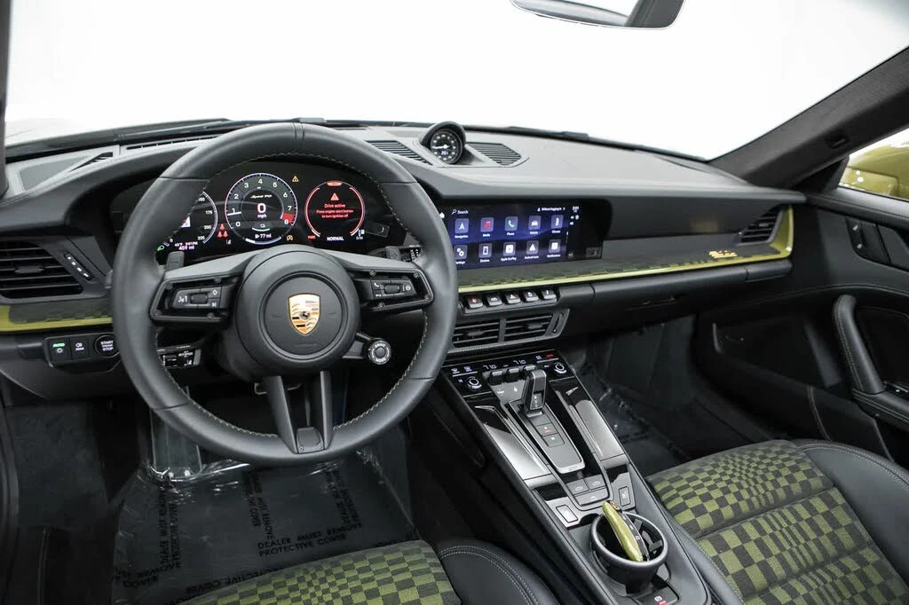 2026 Porsche 911 - Image 13 of 31