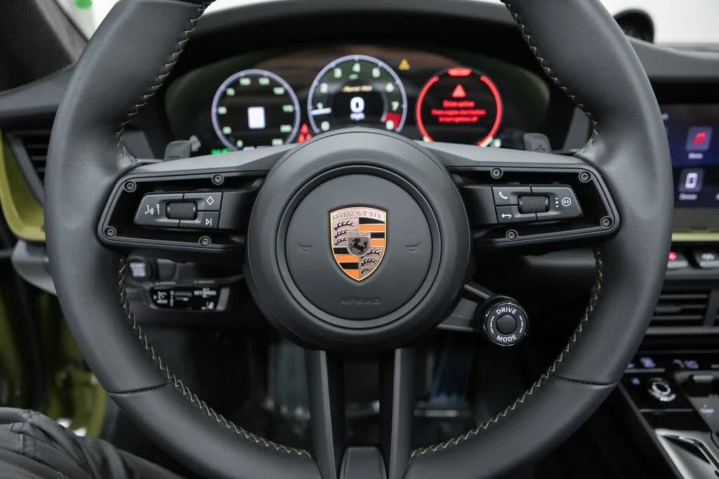 2026 Porsche 911 - Image 14 of 31