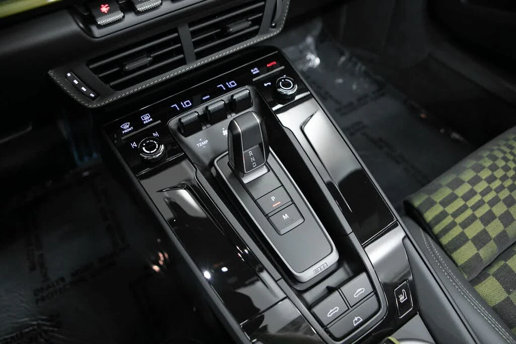 2026 Porsche 911 - Image 28 of 31