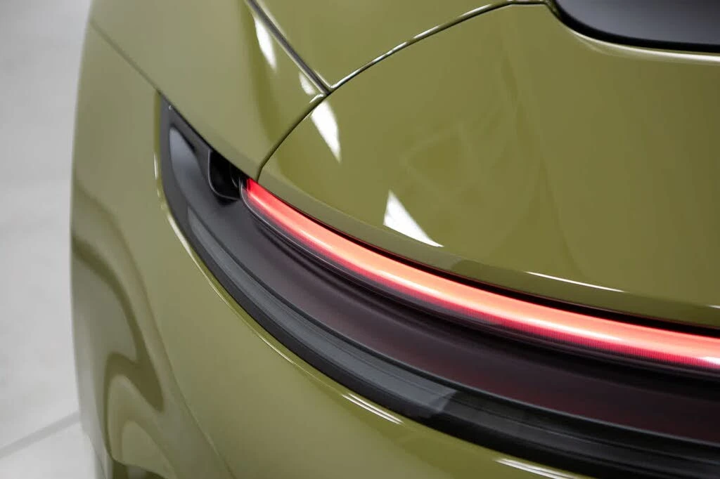 2026 Porsche 911 - Image 18 of 31