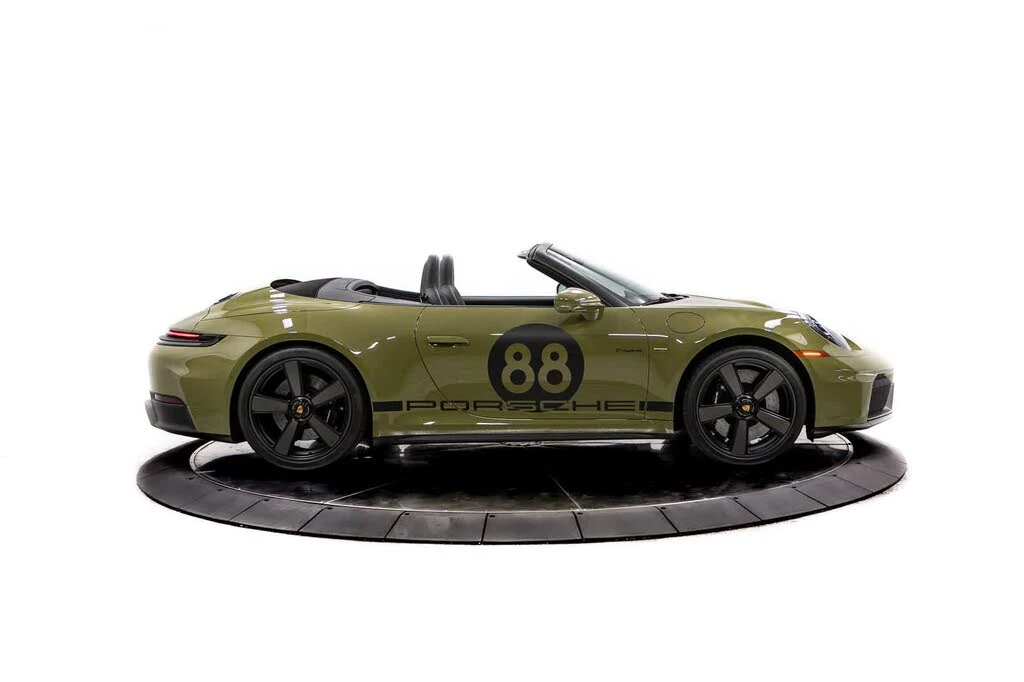 2026 Porsche 911 - Image 8 of 31