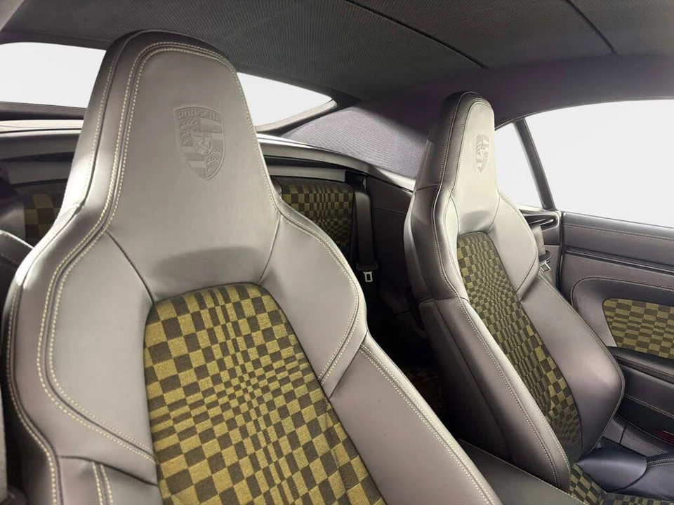 2026 Porsche 911 - Image 27 of 31