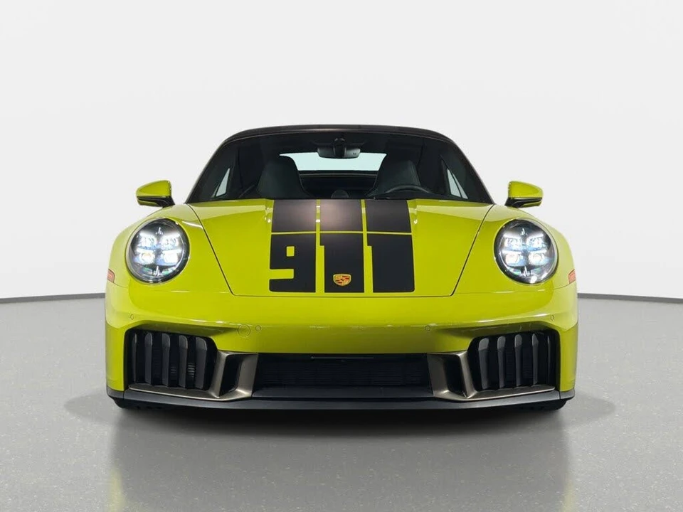 2026 Porsche 911 - Image 8 of 31