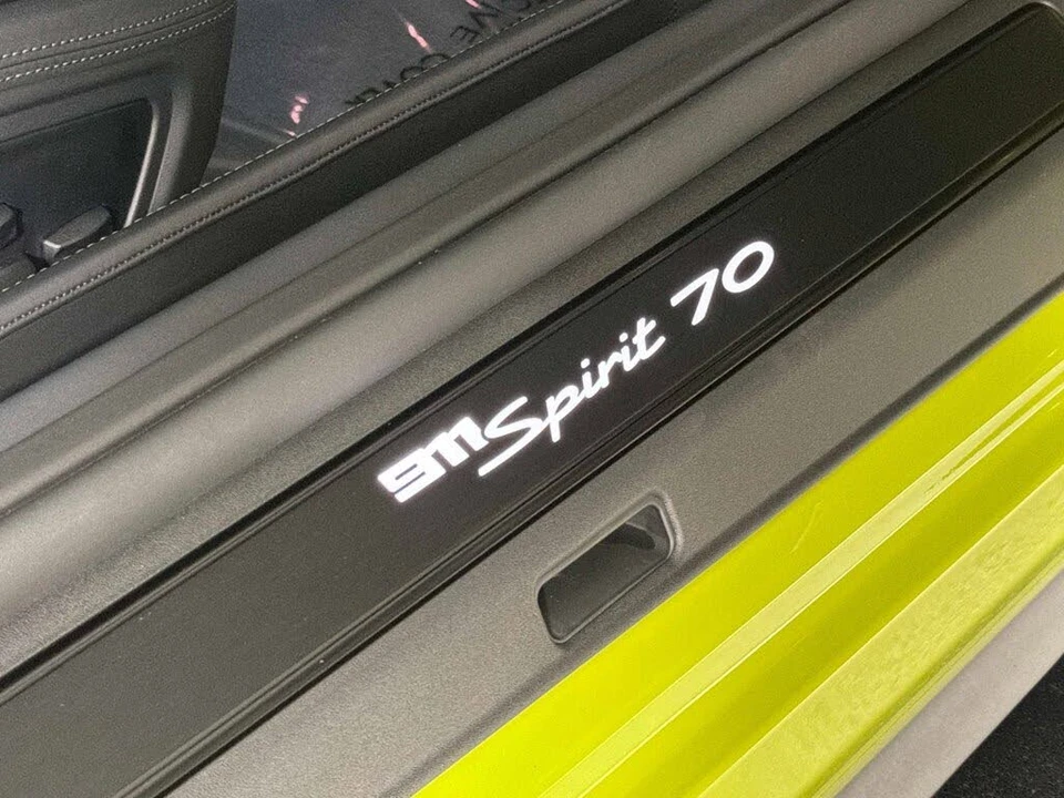 2026 Porsche 911 - Image 24 of 31