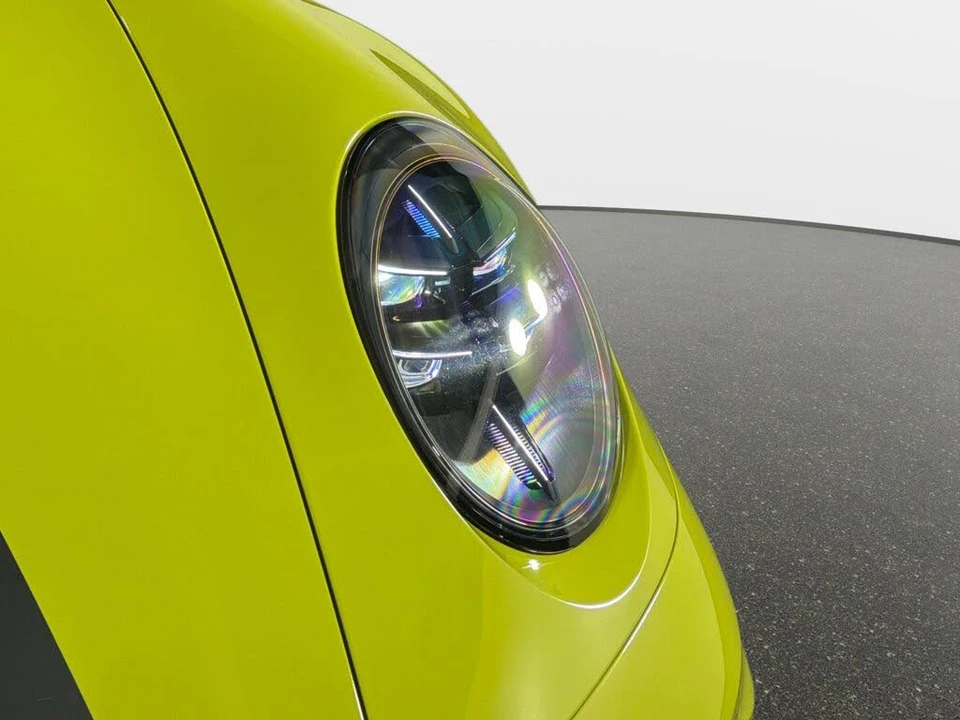 2026 Porsche 911 - Image 10 of 31