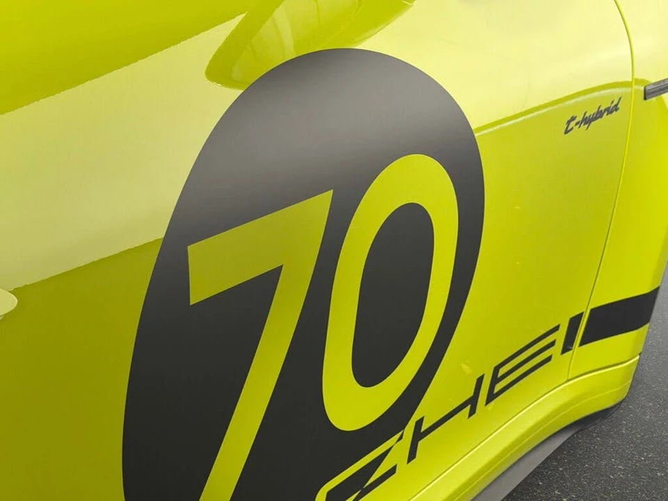 2026 Porsche 911 - Image 22 of 31