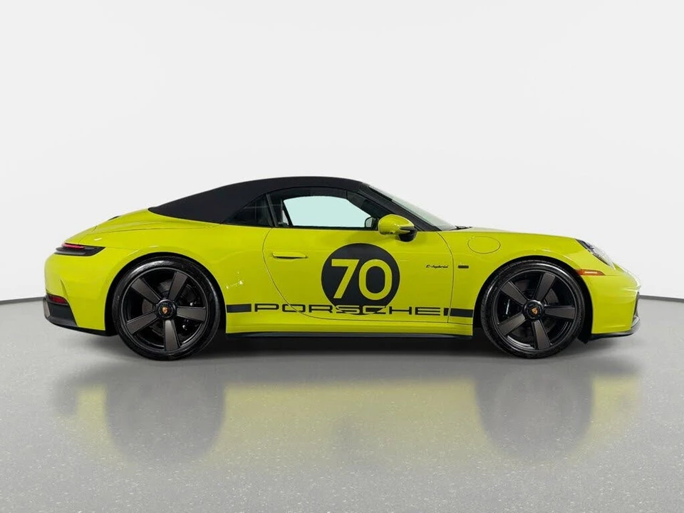 2026 Porsche 911 - Image 2 of 31