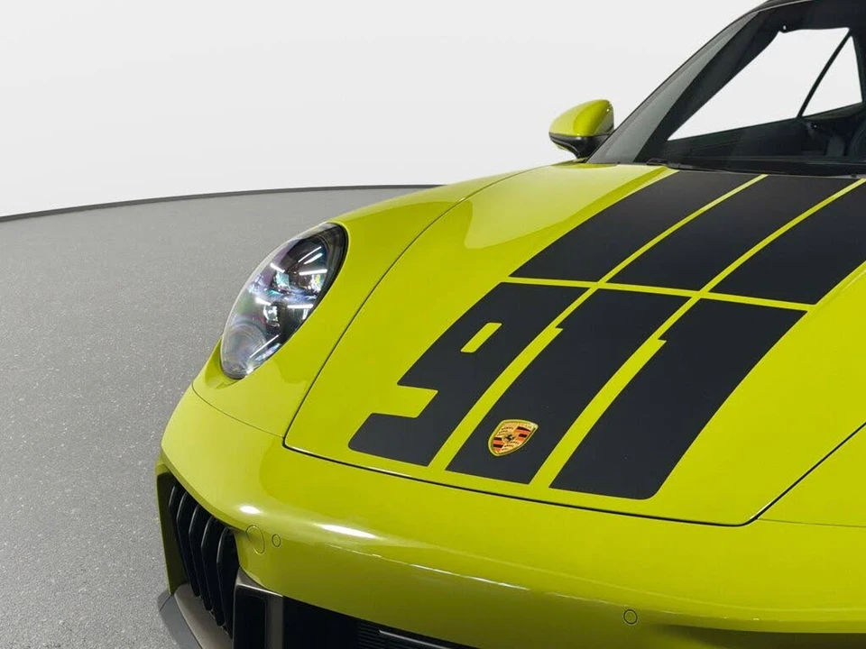 2026 Porsche 911 - Image 11 of 31