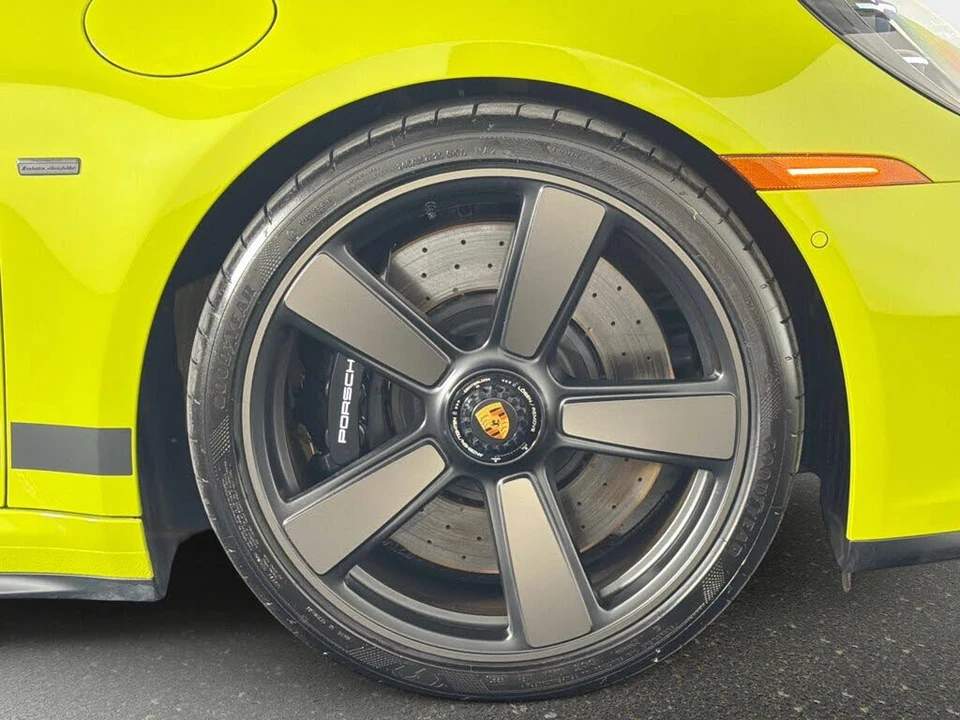 2026 Porsche 911 - Image 19 of 31