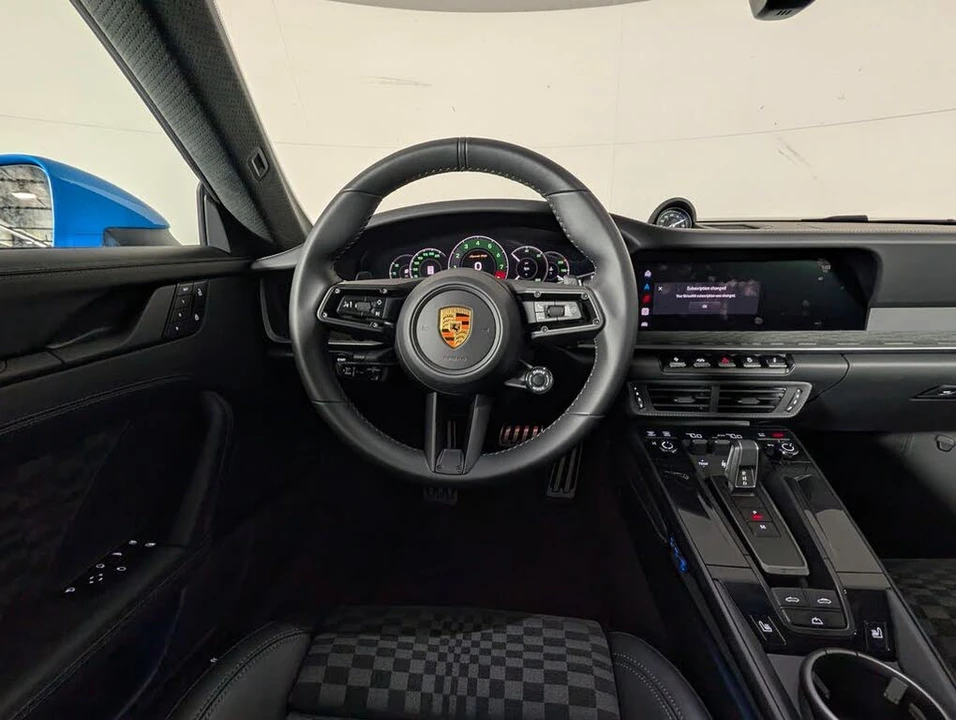 2026 Porsche 911 - Image 21 of 31