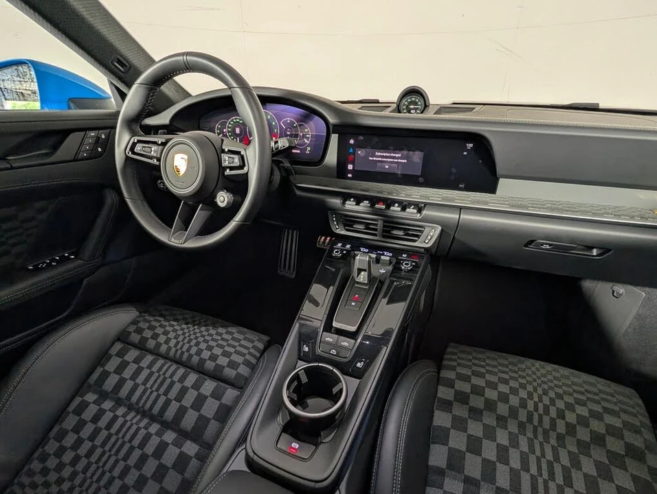 2026 Porsche 911 - Image 22 of 31