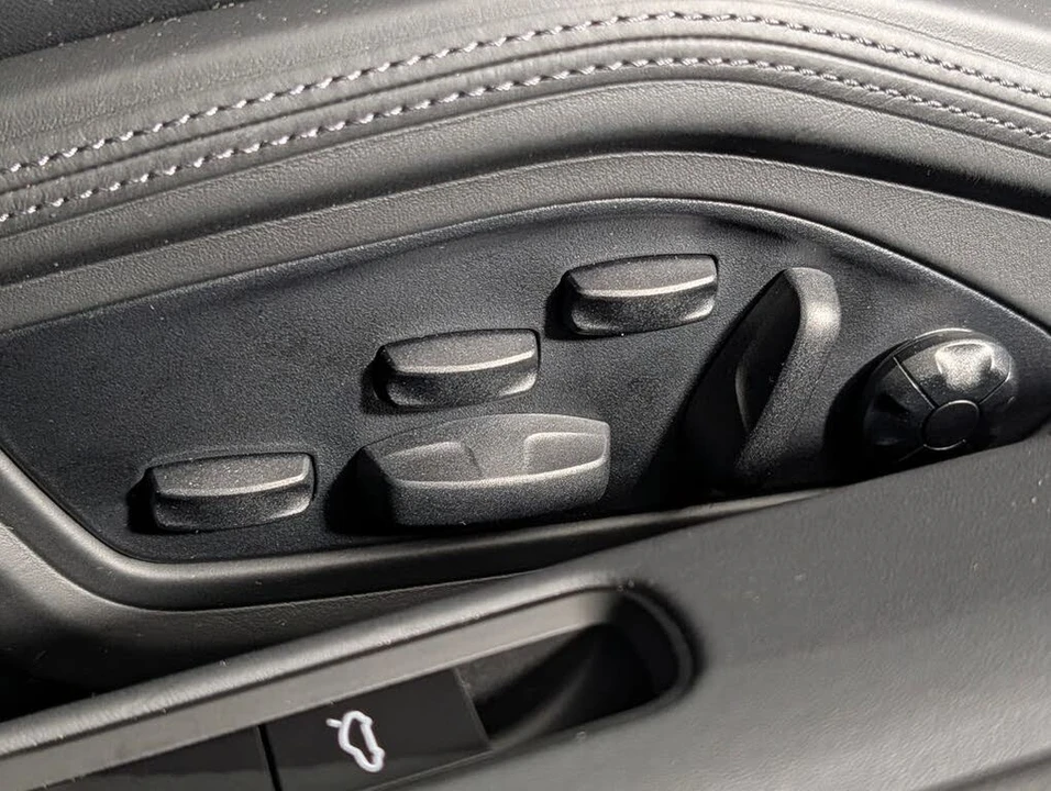 2026 Porsche 911 - Image 29 of 31