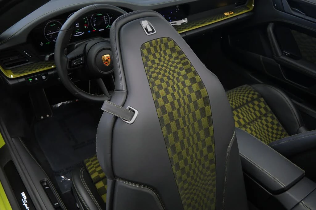 2026 Porsche 911 - Image 26 of 31