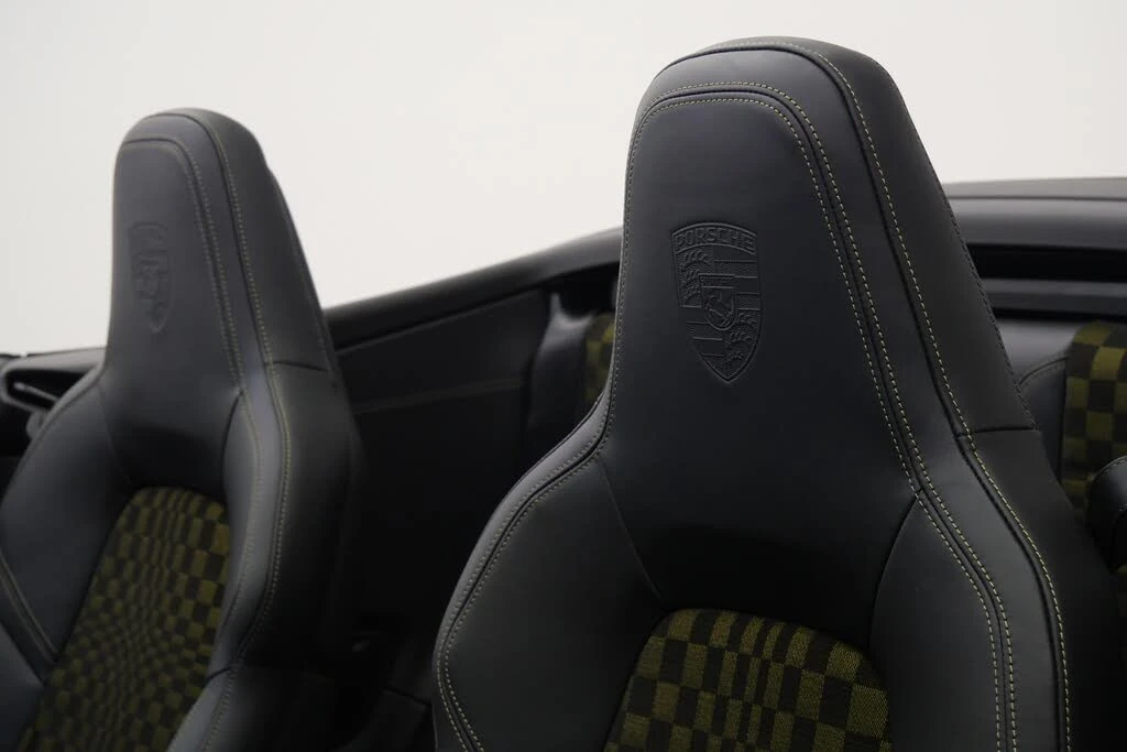 2026 Porsche 911 - Image 27 of 31