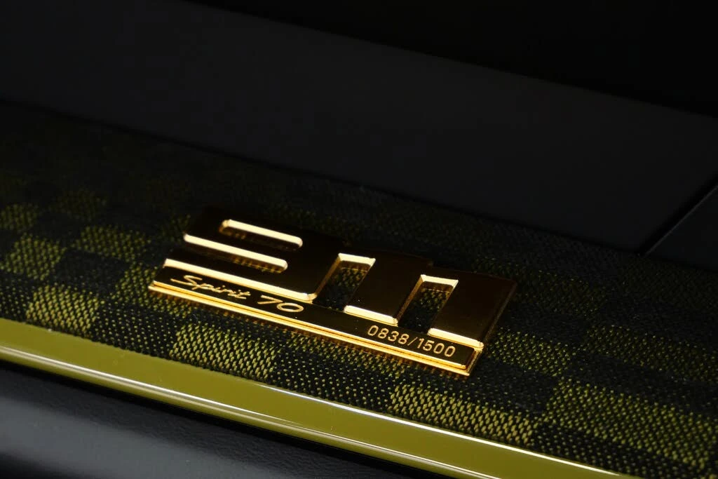 2026 Porsche 911 - Image 17 of 31