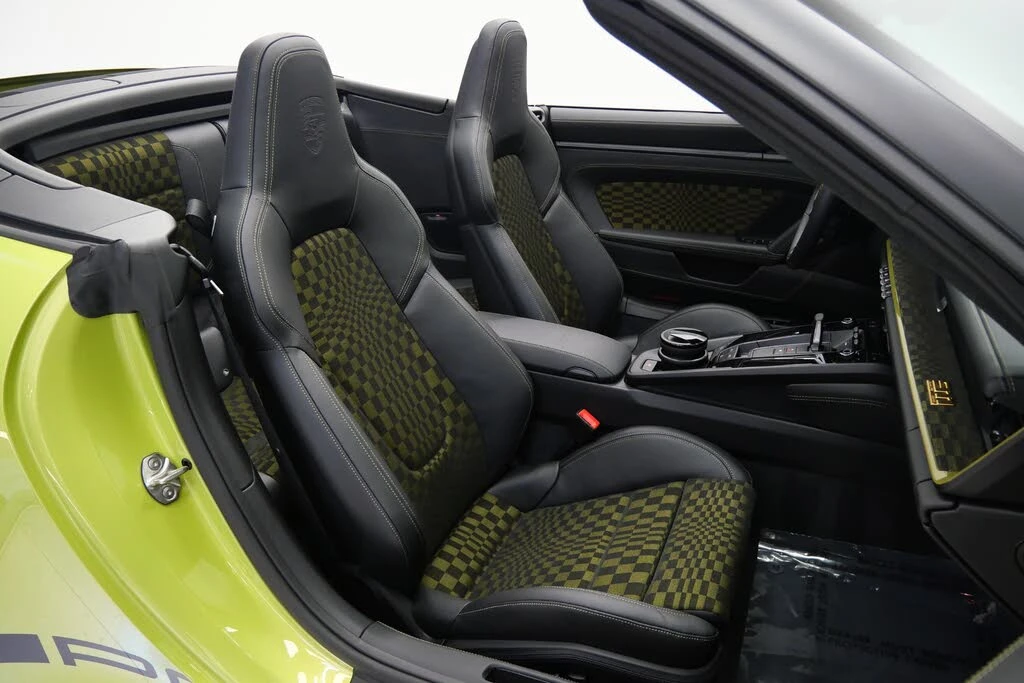 2026 Porsche 911 - Image 25 of 31