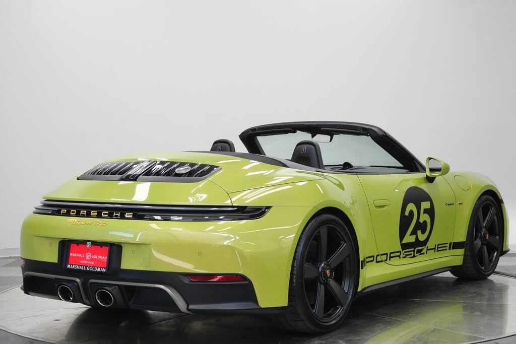 2026 Porsche 911 - Image 9 of 31