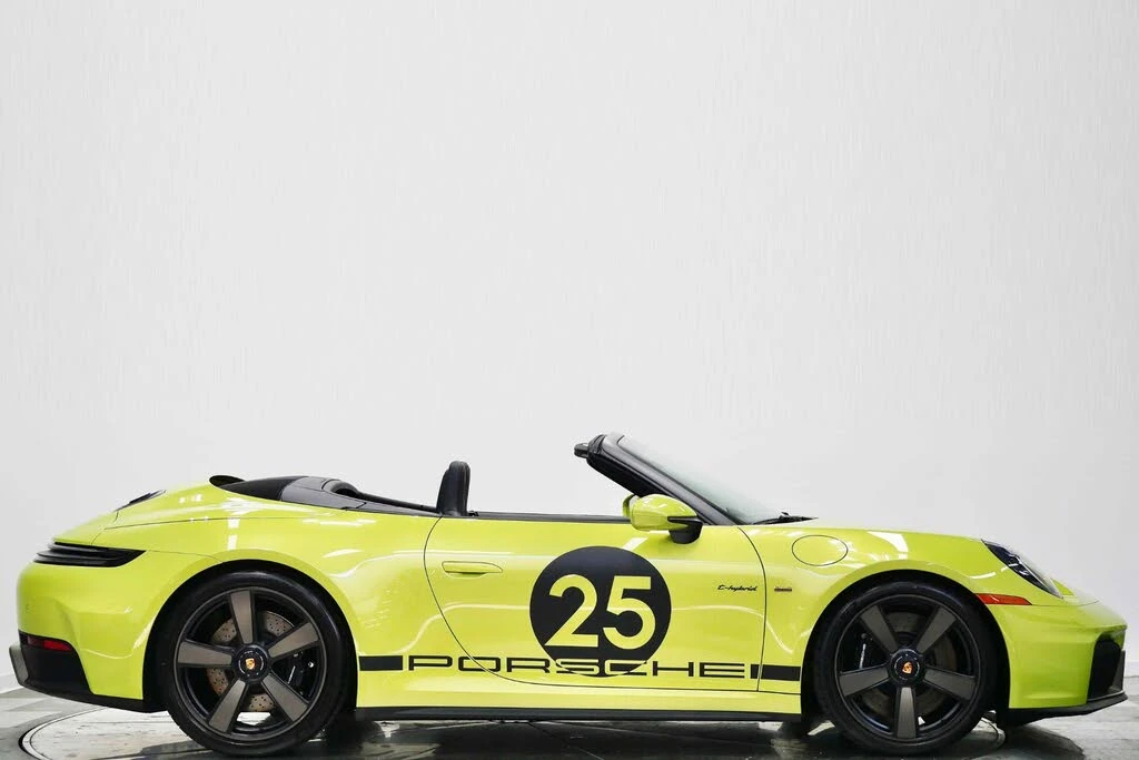 2026 Porsche 911 - Image 2 of 31