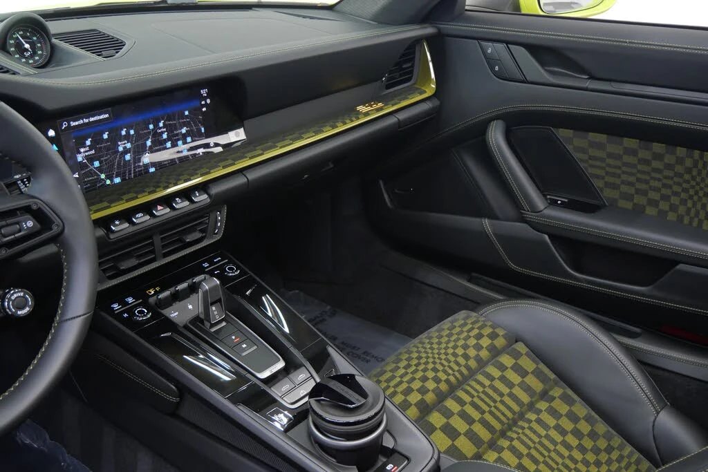 2026 Porsche 911 - Image 29 of 31