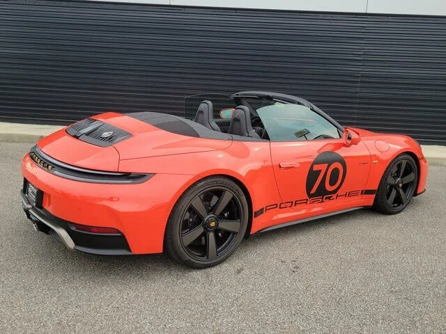 2026 Porsche 911 - Image 10 of 31