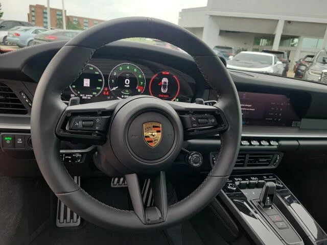 2026 Porsche 911 - Image 28 of 31