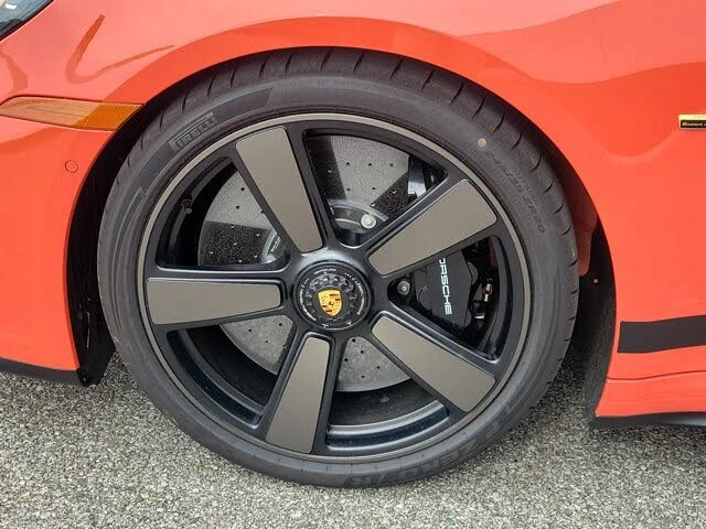 2026 Porsche 911 - Image 16 of 31