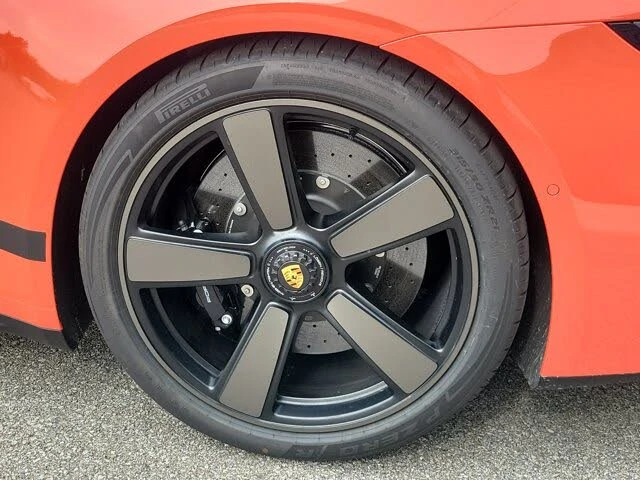 2026 Porsche 911 - Image 15 of 31