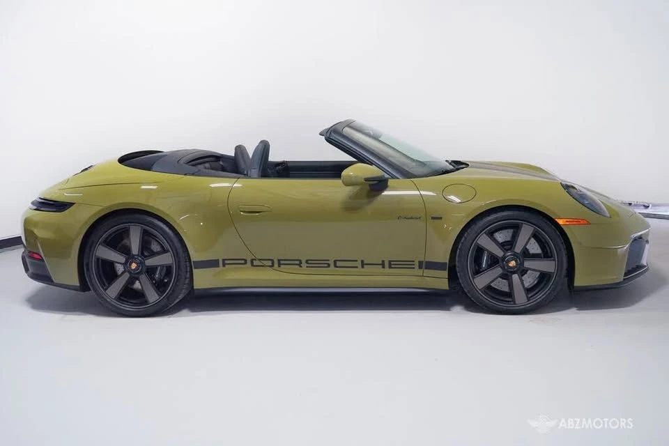 2026 Porsche 911 - Image 3 of 20
