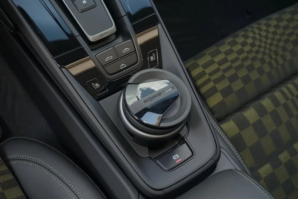 2026 Porsche 911 - Image 20 of 20