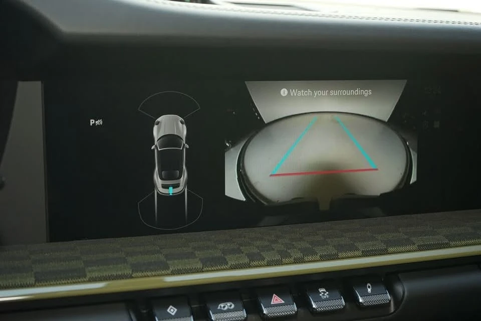 2026 Porsche 911 - Image 17 of 20
