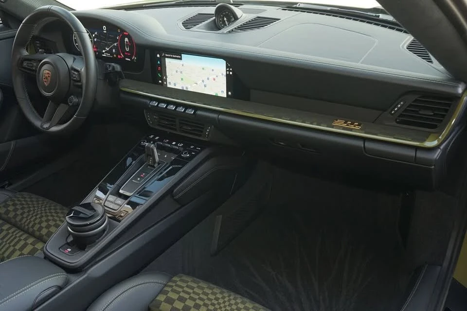 2026 Porsche 911 - Image 13 of 20
