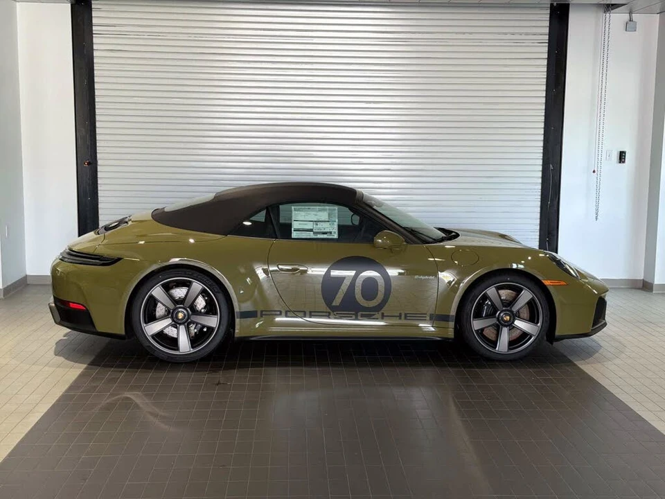 2026 Porsche 911 - Image 9 of 23