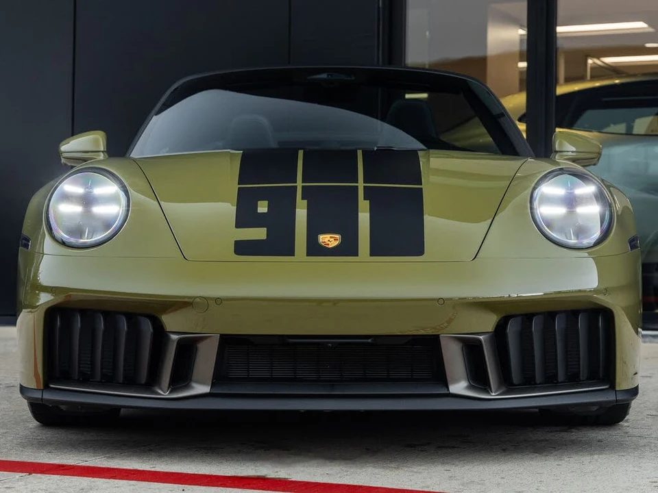 2026 Porsche 911 - Image 9 of 31