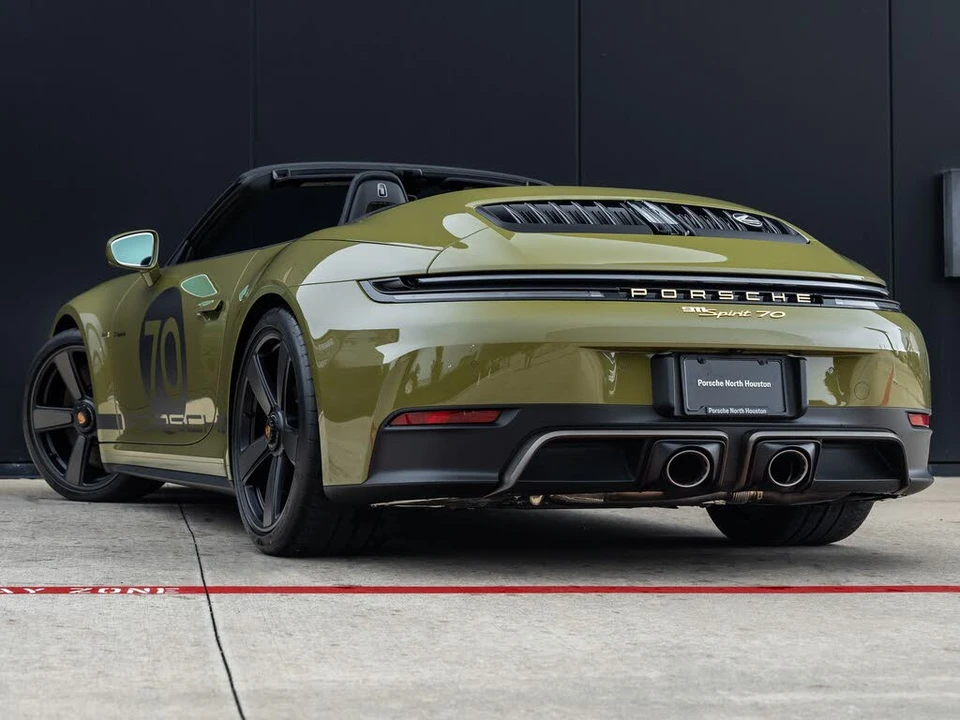 2026 Porsche 911 - Image 3 of 31