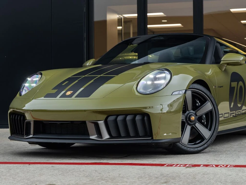 2026 Porsche 911 - Image 7 of 31