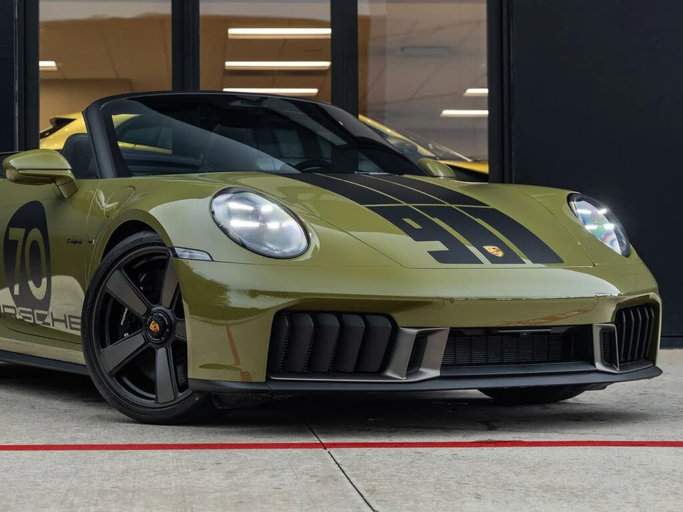 2026 Porsche 911 - Image 10 of 31