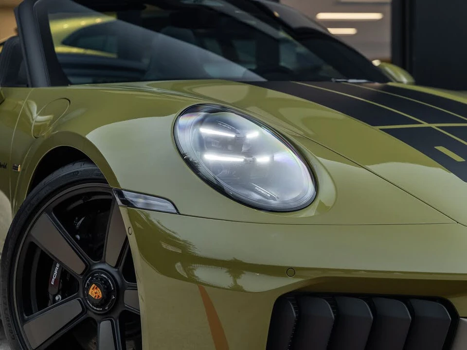 2026 Porsche 911 - Image 25 of 31