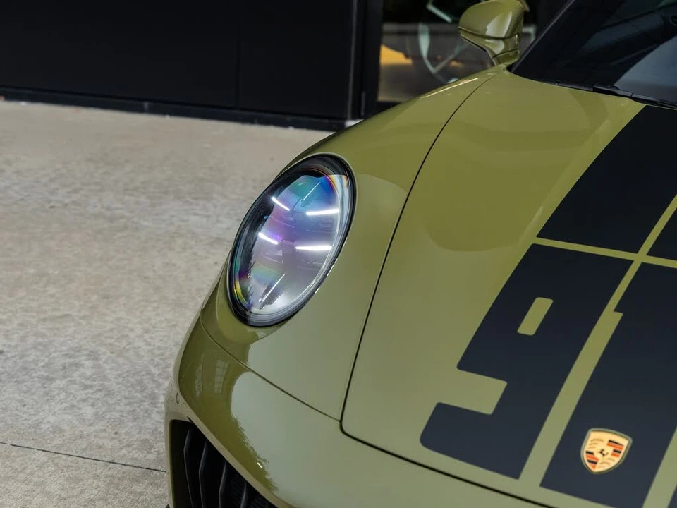 2026 Porsche 911 - Image 23 of 31