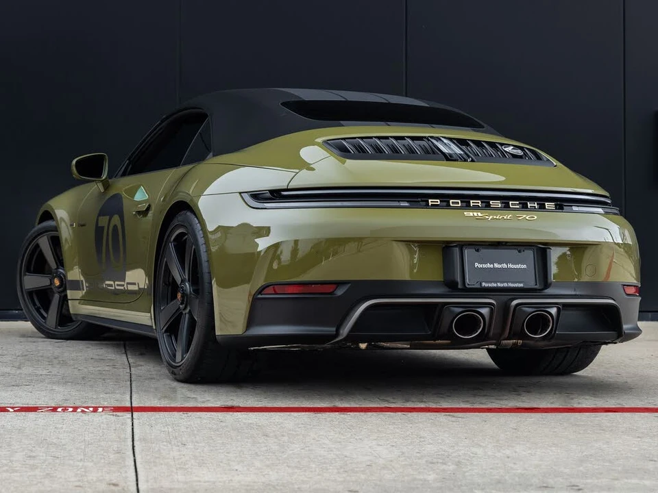 2026 Porsche 911 - Image 11 of 31