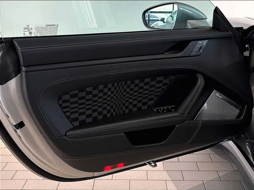 2026 Porsche 911 - Image 21 of 29