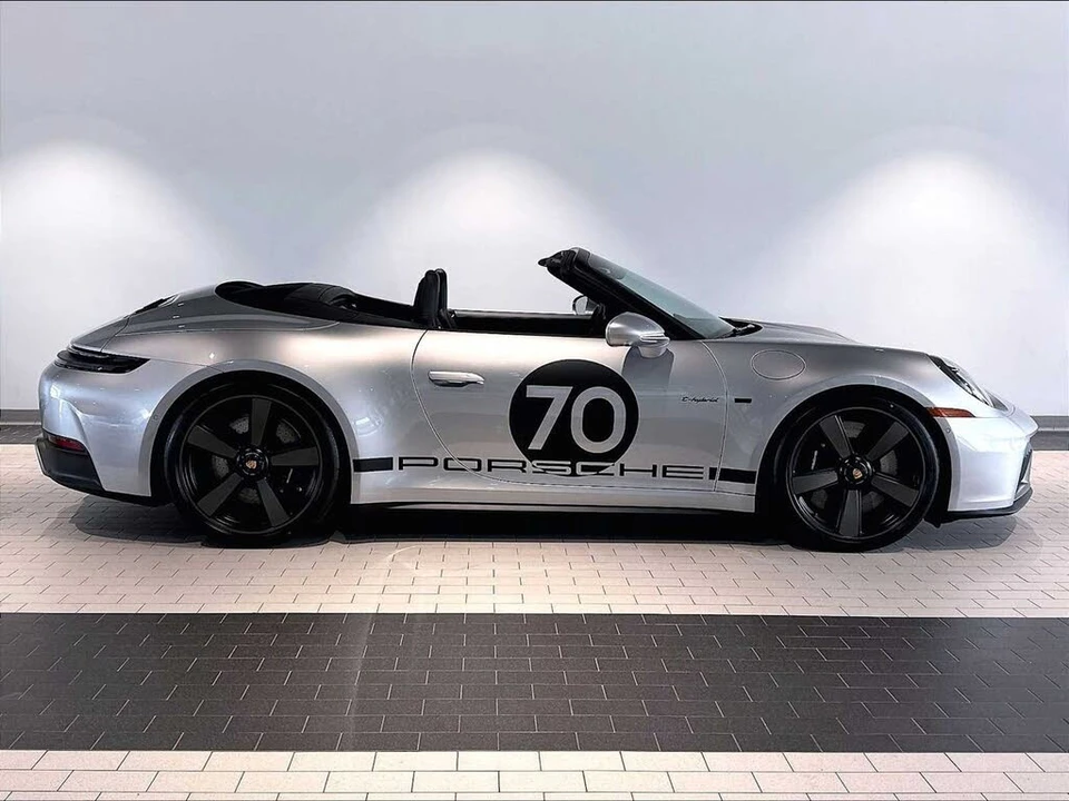 2026 Porsche 911 - Image 8 of 29