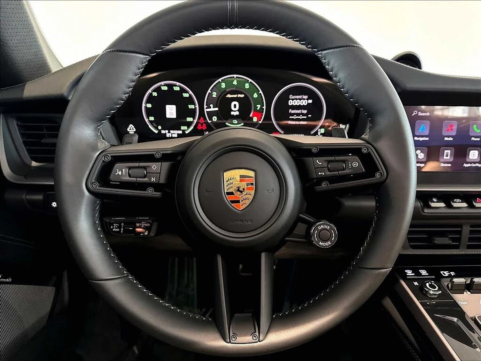2026 Porsche 911 - Image 14 of 29