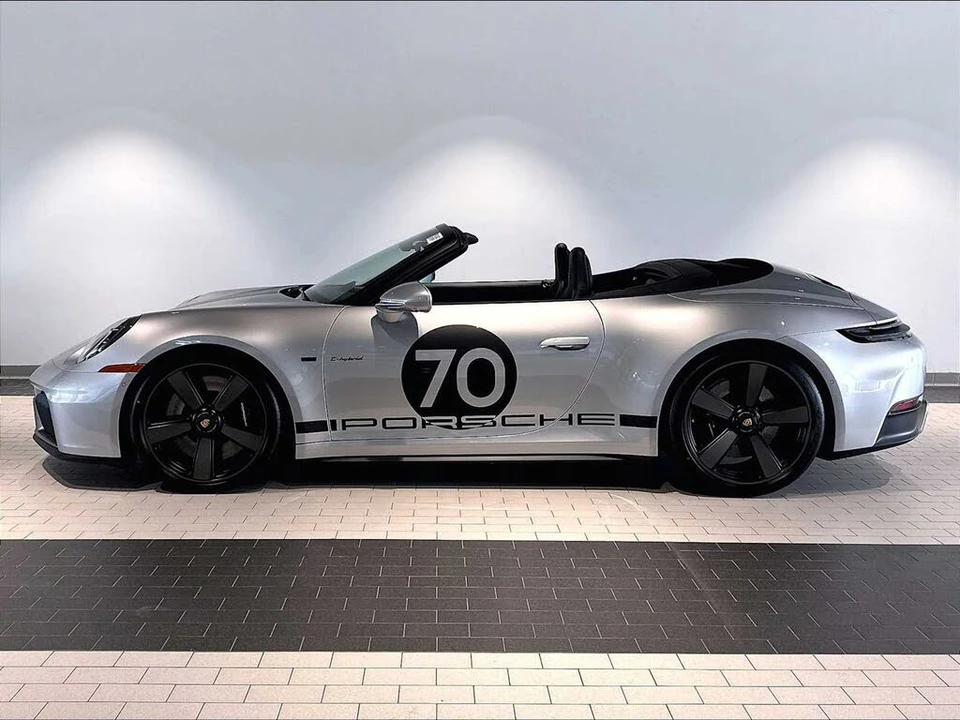 2026 Porsche 911 - Image 2 of 29