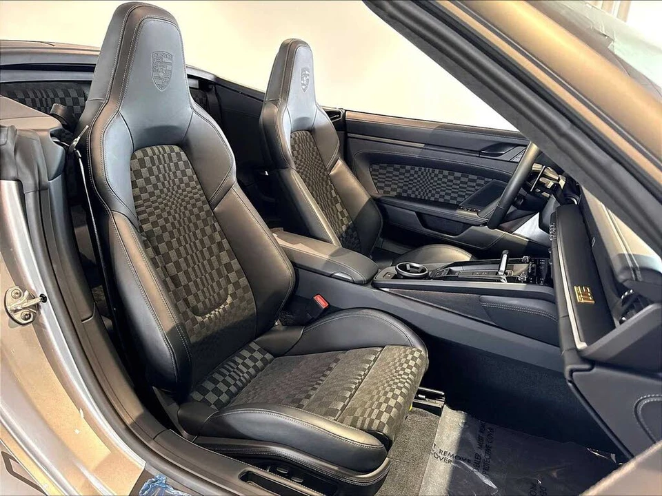 2026 Porsche 911 - Image 18 of 29