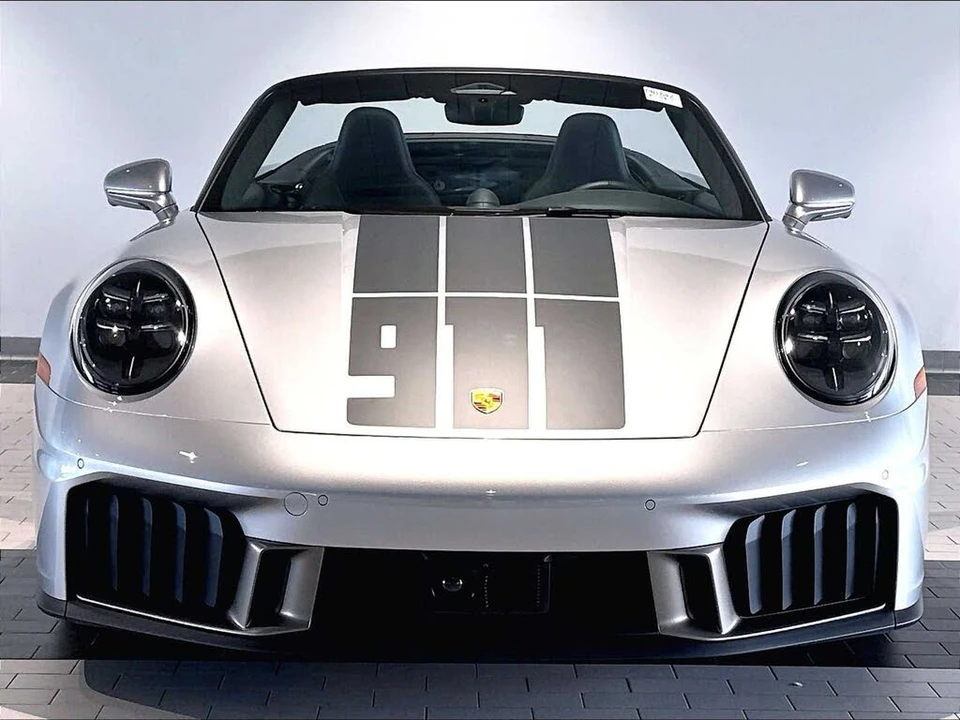 2026 Porsche 911 - Image 10 of 29