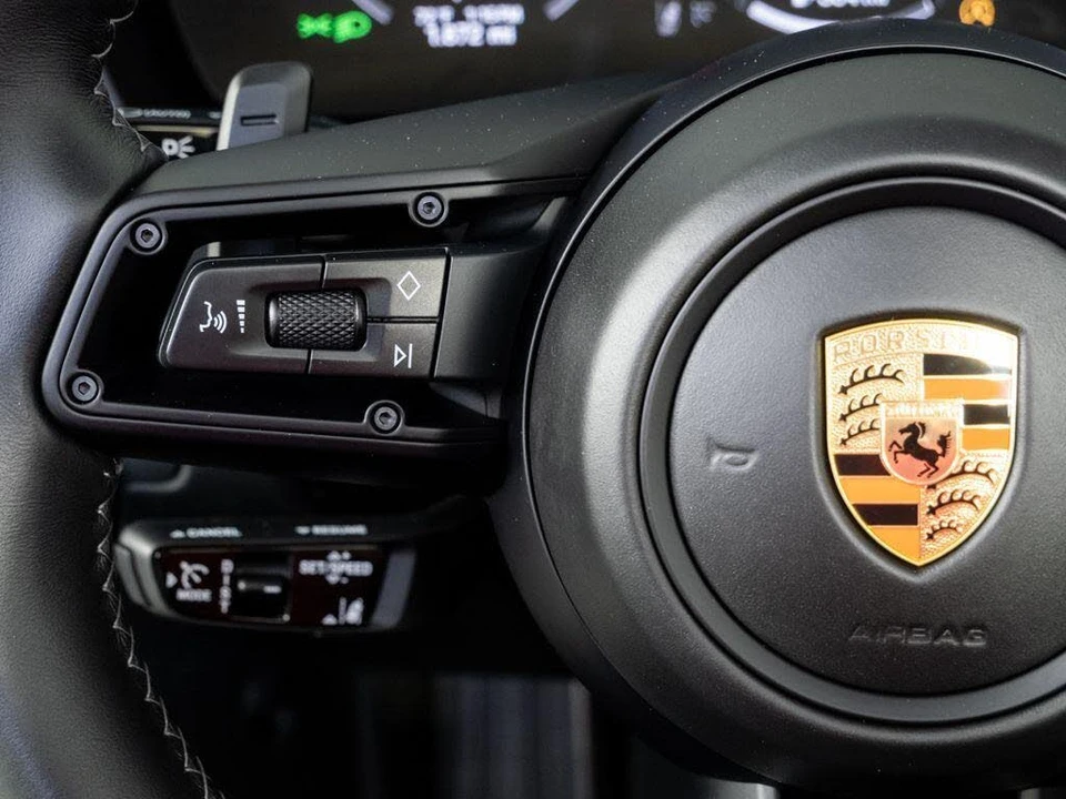 2026 Porsche 911 - Image 10 of 31