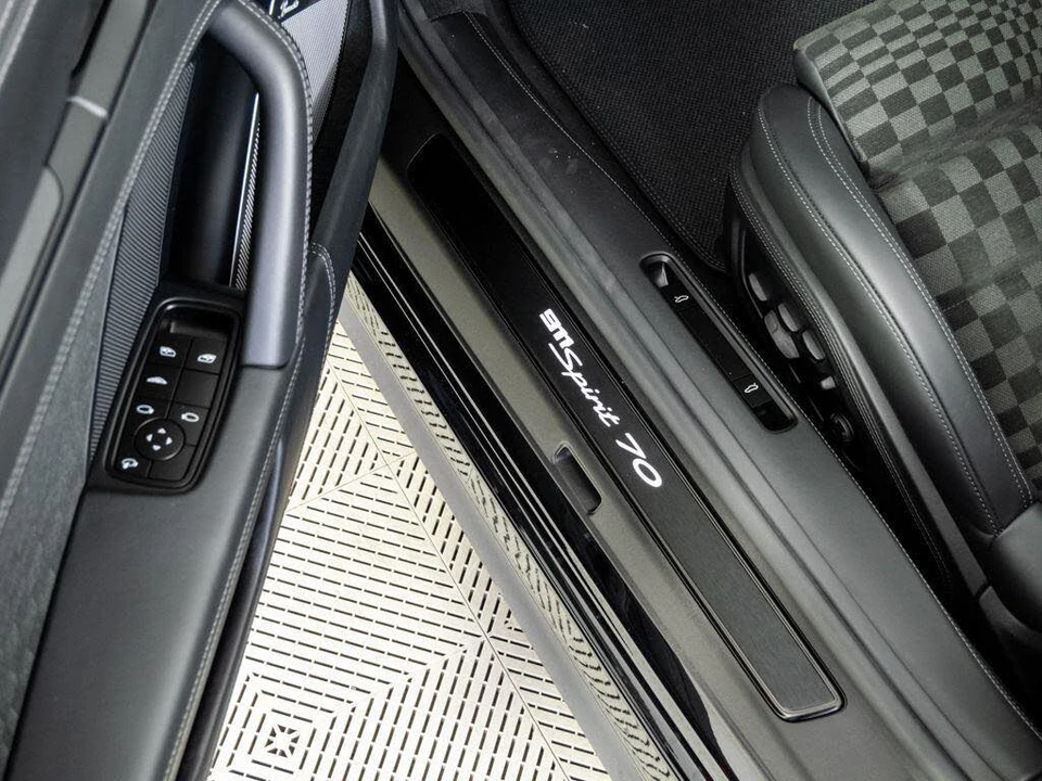 2026 Porsche 911 - Image 8 of 31