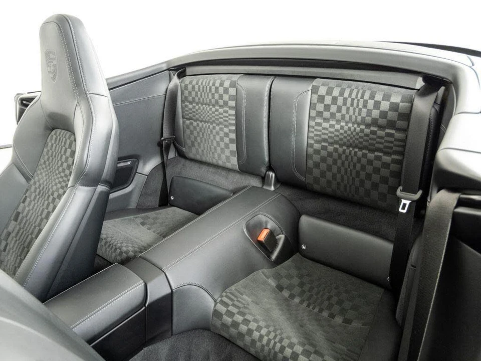 2026 Porsche 911 - Image 19 of 31