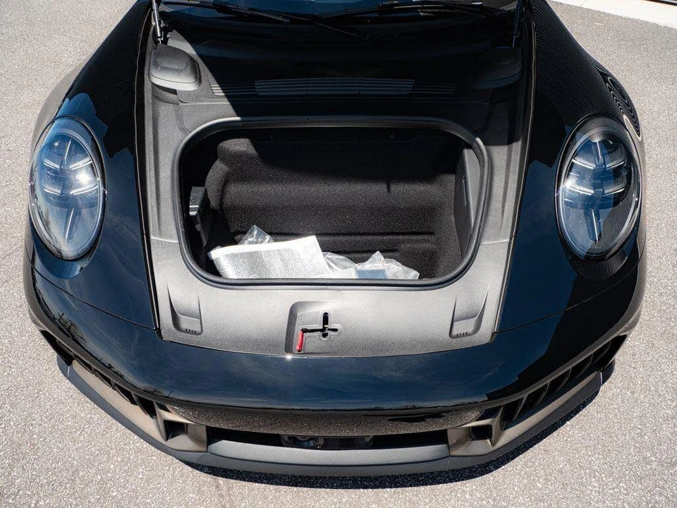 2026 Porsche 911 - Image 29 of 31
